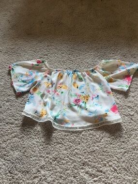 Depri crop top floral
Size small
Depri
Beginning boutique/loveshack fancy vibes